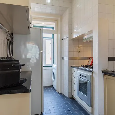 Typical 2bdr In By Lovelystay Lisbon