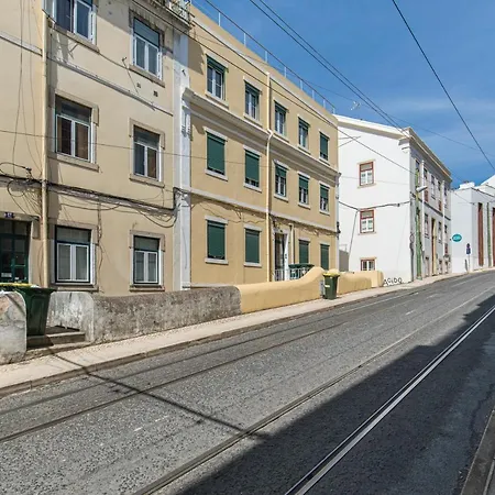 Daire Typical 2bdr In By Lovelystay Lisboa